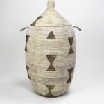 Panier à Linge Africain Triangles Noirs en Osier et Plastique Recyclé