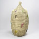 Grand Panier de Rangement Africain Triangle Multicolore en Osier et Plastique Recyclé