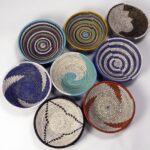 Lot de 8 Corbeilles Africaines Multicolores en Osier