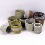 Lot de 9 Petits Paniers Africains Multicolores en Osier